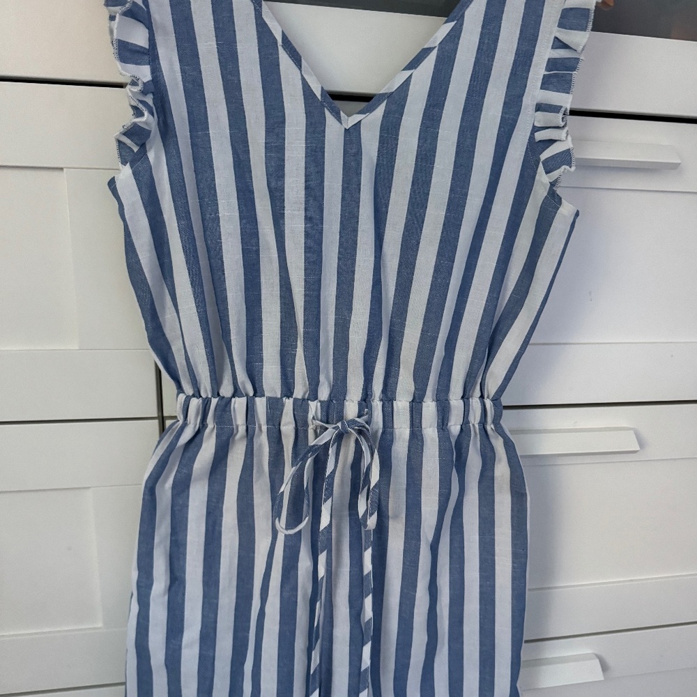 Emery Rose Flutter Sleeve Romper Peekaboo Back